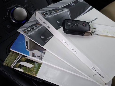 Used 2015 Lexus CT 200h FWD image 29