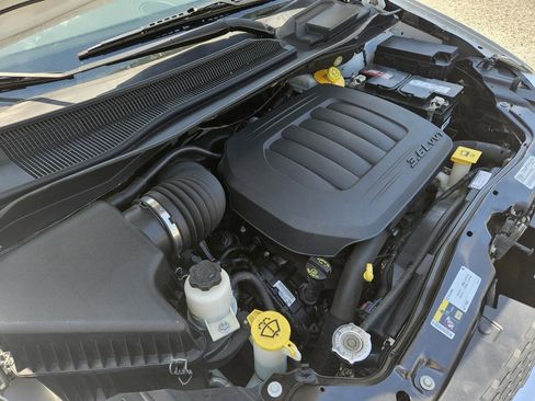 Used 2019 Dodge Grand Caravan SE FWD image 50
