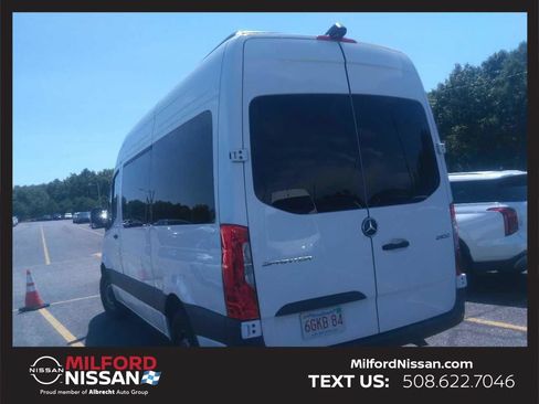 Used 2024 Mercedes-Benz Sprinter 2500 image 2