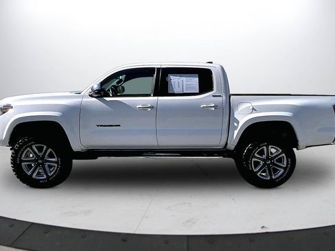 Used 2019 Toyota Tacoma Limited image 6