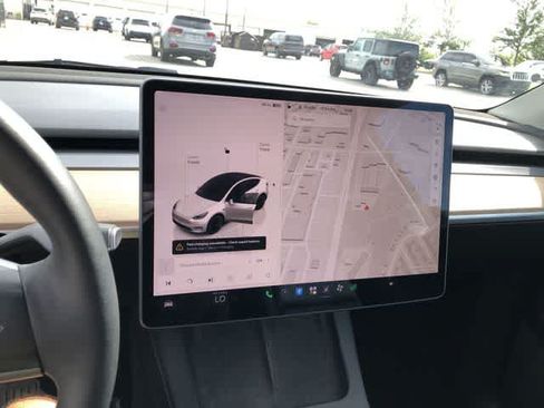 Used 2022 Tesla Model Y Long Range AWD/4WD image 25