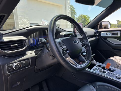 Used 2020 Ford Explorer ST w/ ST Street Pack AWD/4WD image 16