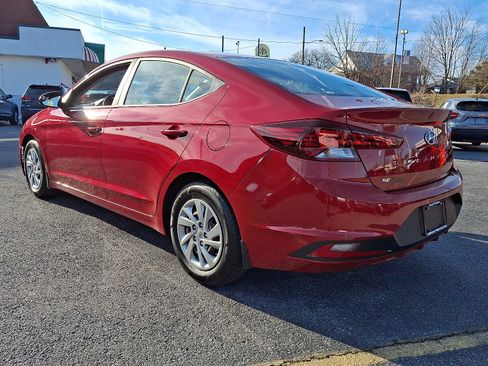 Used 2019 Hyundai Elantra SE w/ Winter Weather Package image 3