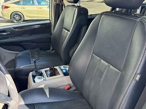 Used 2012 Chrysler Town & Country Touring-L w/ Entertainment Group #2 image 7