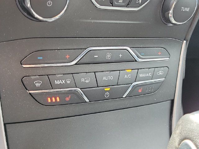 Used 2018 Ford Edge SEL w/ Equipment Group 201A AWD/4WD image 19
