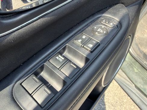 Used 2018 Honda HR-V EX image 12