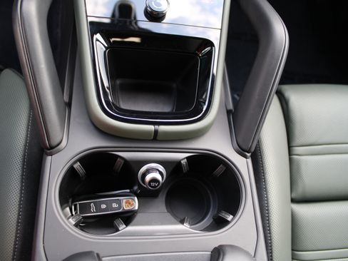 Certified 2025 Porsche Cayenne image 21