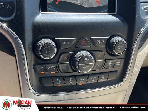 Used 2019 Jeep Grand Cherokee Laredo AWD/4WD image 23
