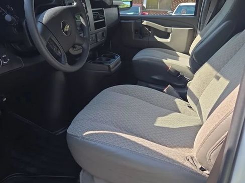 Used 2023 Chevrolet Express 3500 LT w/ LT Preferred Equipment Group RWD image 5