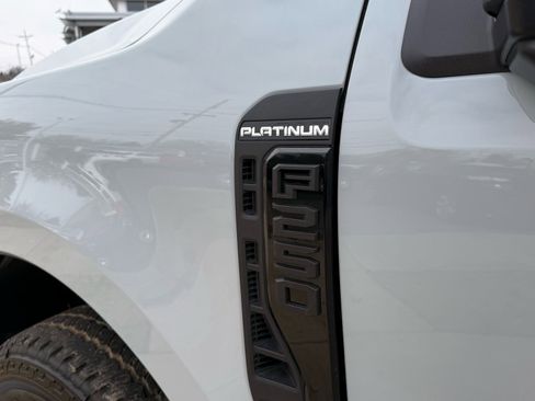 Used 2025 Ford F250 Platinum image 9