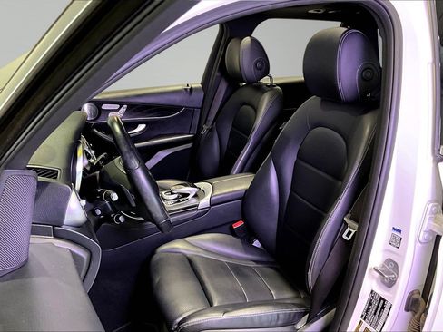 Used 2018 Mercedes-Benz GLC 300 4MATIC w/ Multimedia Package image 21