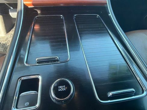 Used 2023 Lincoln Aviator Reserve w/ Equipment Group 201A AWD/4WD image 38