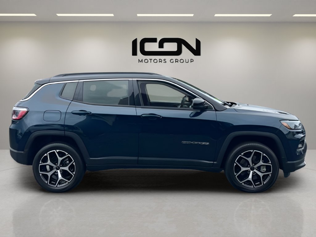 Used 2026 Jeep Compass Limited w/ Mopar Graphics Package AWD/4WD image 6