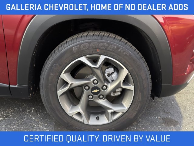 Used 2024 Chevrolet Trax LT w/ Driver Confidence Package FWD image 4