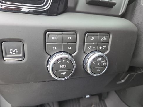 New 2026 GMC Sierra 2500 AT4X w/ AT4X AEV Edition AWD/4WD image 8