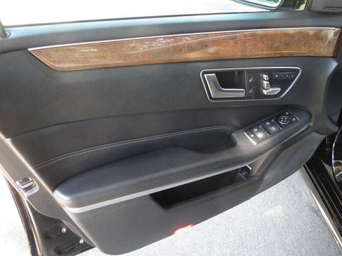 Used 2014 Mercedes-Benz E 350 4MATIC Sedan image 18