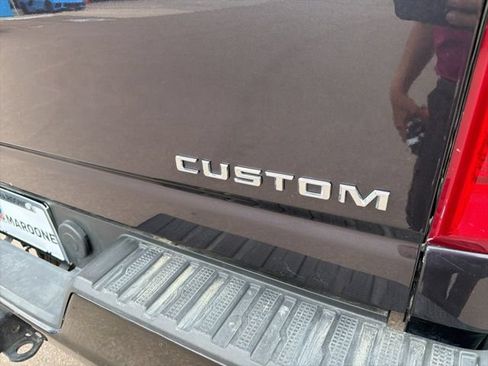 Used 2024 Chevrolet Silverado 2500 Custom w/ Custom Convenience Package AWD/4WD image 8