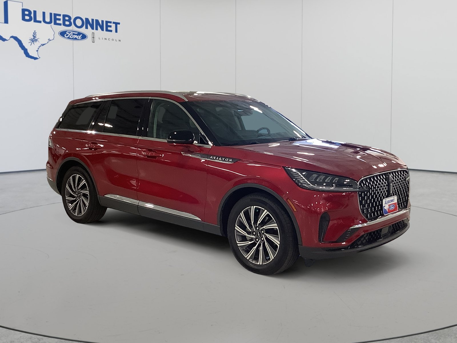 Certified 2025 Lincoln Aviator 2WD image 3