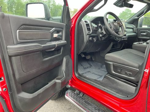 Used 2026 RAM 2500 Big Horn AWD/4WD image 9
