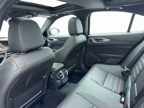 New 2025 Alfa Romeo Giulia w/ Driving Assist Package image 35