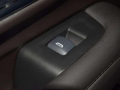 Used 2022 Chevrolet Tahoe Z71 w/ Luxury Package image 44