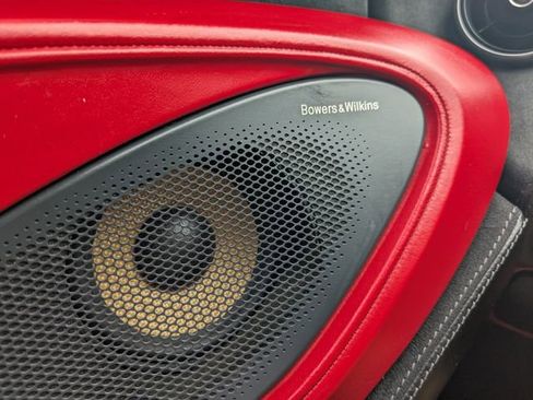 Used 2018 McLaren 570S RWD image 25