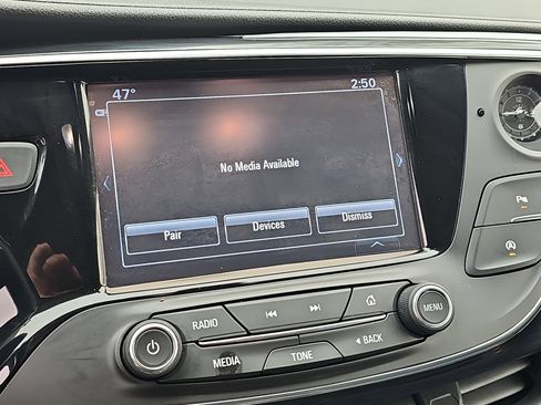 Used 2020 Buick Envision Essence image 23