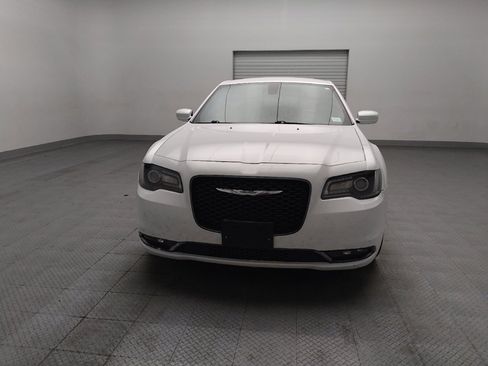 Used 2018 Chrysler 300 S RWD image 15