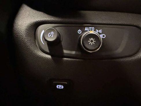 Used 2019 Chevrolet Blazer LT AWD/4WD image 42