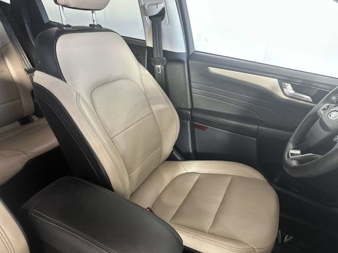 Used 2021 Ford Escape SEL w/ Technology Package AWD/4WD image 11