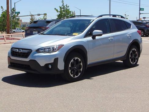 Certified 2022 Subaru Crosstrek 2.0i Premium w/ Moonroof Package AWD/4WD image 8