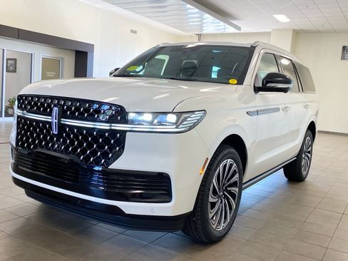 New 2027 Lincoln Navigator Black Label AWD/4WD image 4
