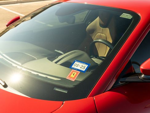 Used 2022 Ferrari Roma RWD image 20