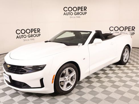 Used 2023 Chevrolet Camaro LT RWD image 9