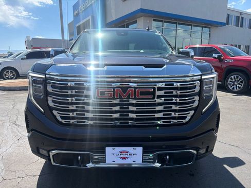 Used 2022 GMC Sierra 1500 Denali AWD/4WD image 3
