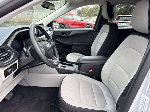 Used 2025 Ford Escape Active image 9
