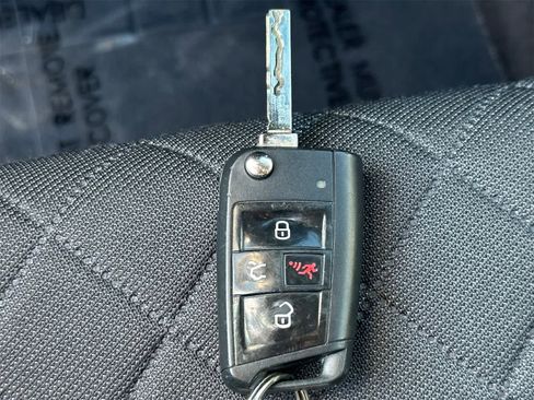 Used 2018 Volkswagen Atlas S image 26