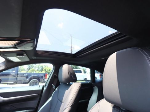 Used 2023 BMW i4 eDrive40 w/ Premium Package RWD image 4