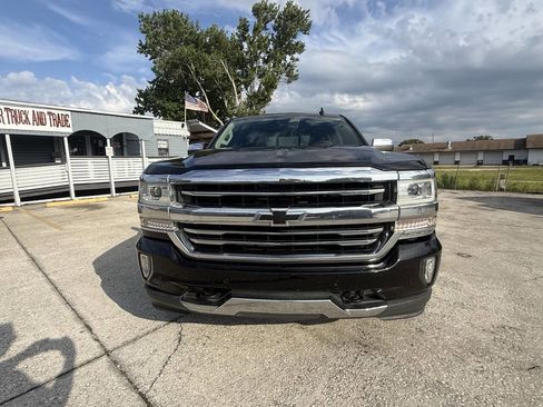 Used 2017 Chevrolet Silverado 1500 High Country AWD/4WD image 3