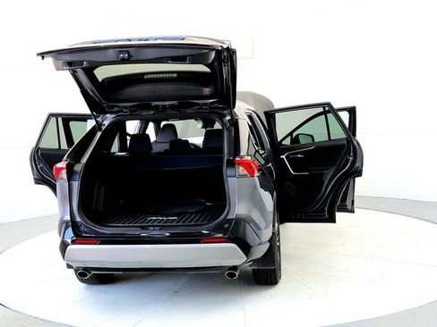 Used 2023 Toyota RAV4 SE AWD/4WD image 11