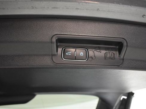 Used 2023 Ford Explorer XLT w/ Equipment Group 202A AWD/4WD image 31