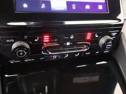 Used 2024 Jeep Grand Cherokee Laredo w/ Luxury Tech Group I image 7