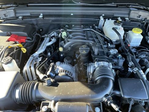 Used 2023 Jeep Gladiator Overland image 31