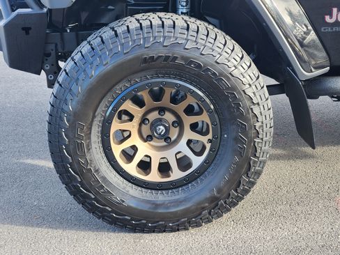 Used 2020 Jeep Gladiator Rubicon w/ Dual Top Group image 7