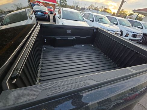 Used 2025 Toyota Tacoma TRD Off-Road image 11