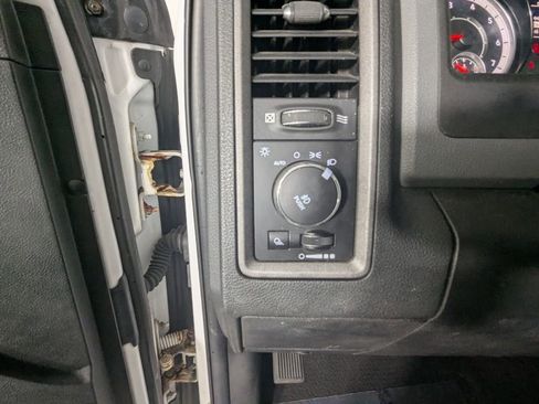 Used 2017 RAM 1500 Express image 18