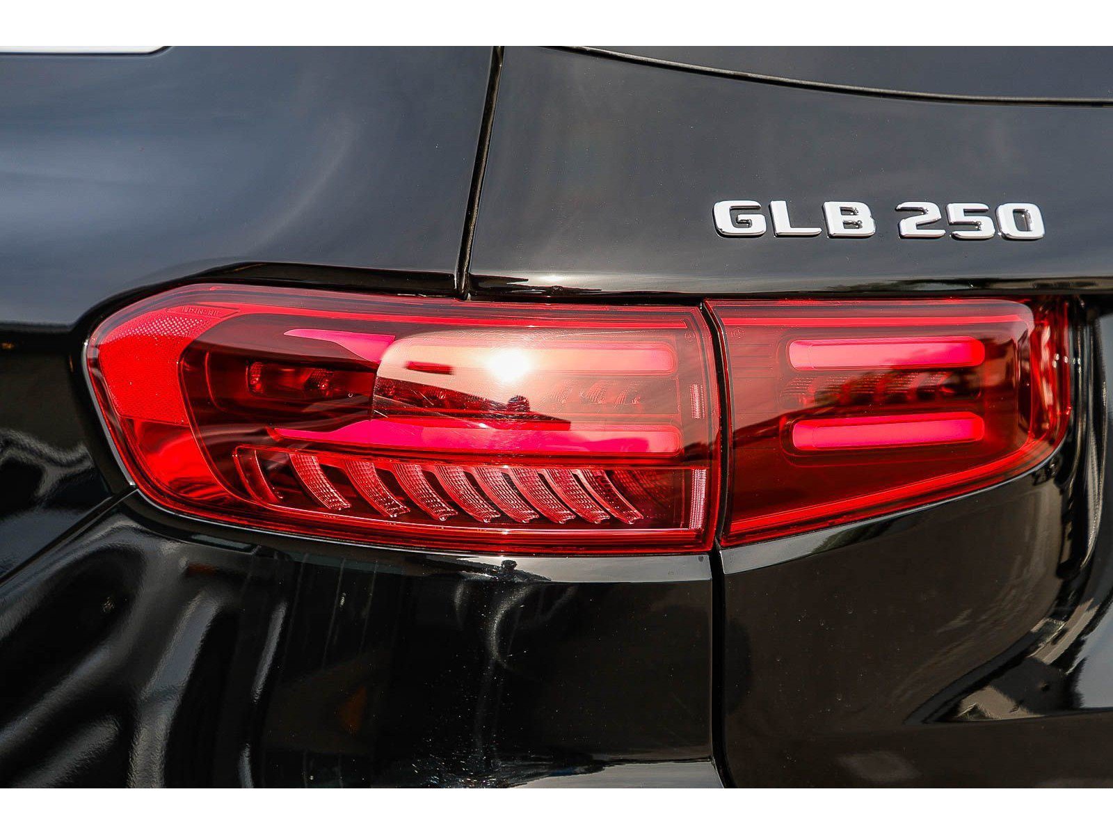 Certified 2026 Mercedes-Benz GLB 250 image 9