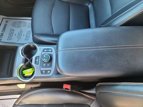 Used 2022 GMC Terrain AT4 w/ Tech Package AWD/4WD image 25