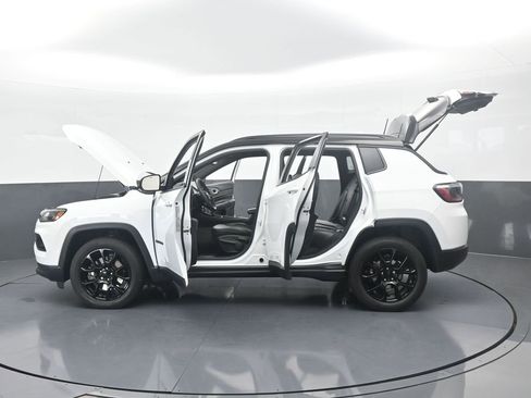 Used 2023 Jeep Compass Altitude image 72