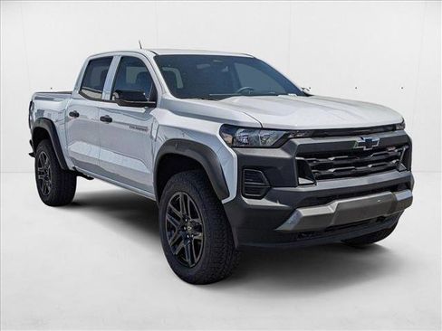 New 2025 Chevrolet Colorado Trail Boss w/ Midnight Edition image 6